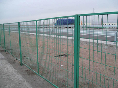 高速公路护栏网-大连鑫盛源丝网制品有限公司图片2